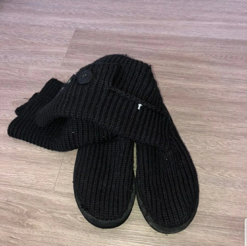 Black knit Ugg boots